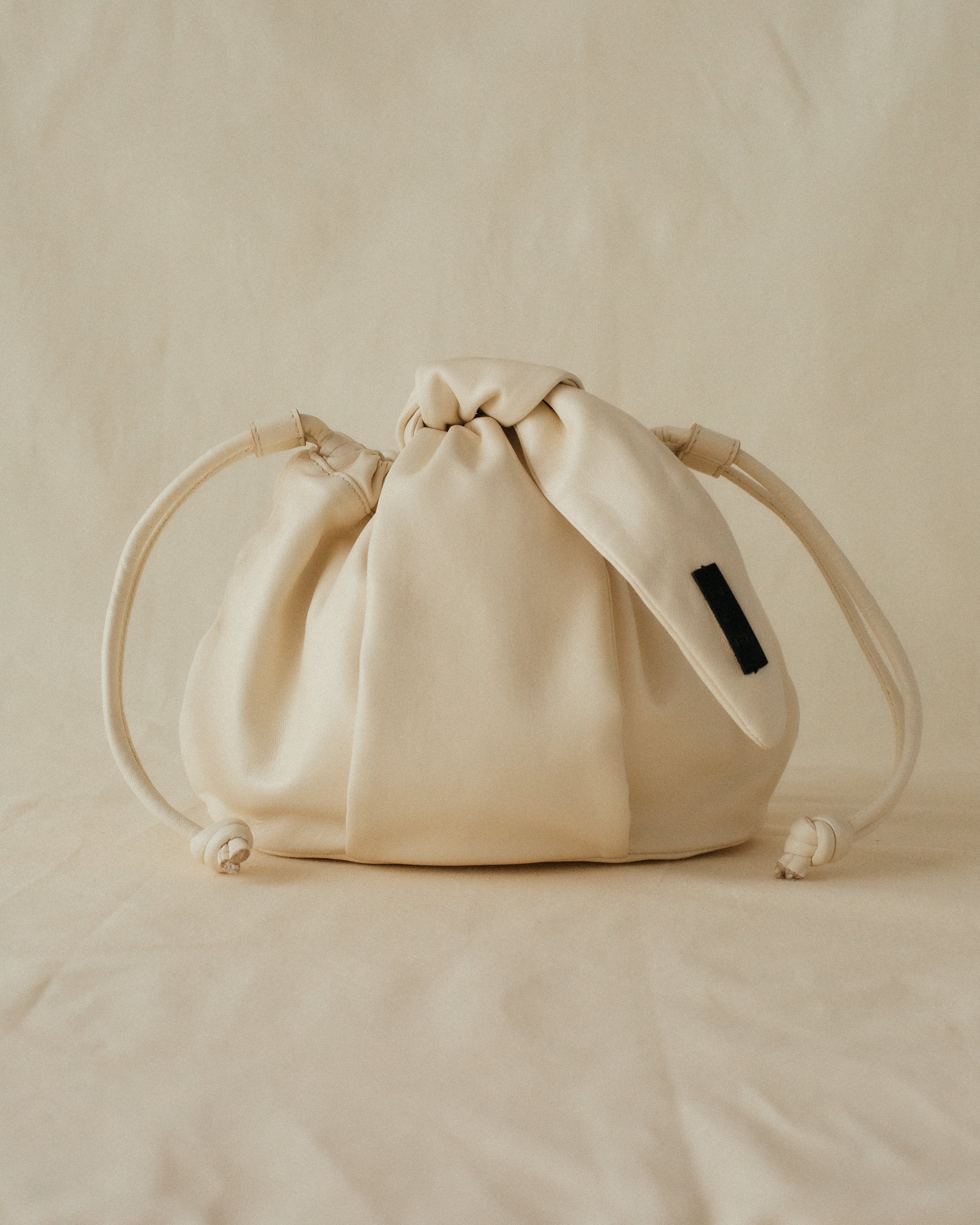 バッグ kaocha Kabocha Bag Beige -lamb leather 100%- – THELEATHEREDIT