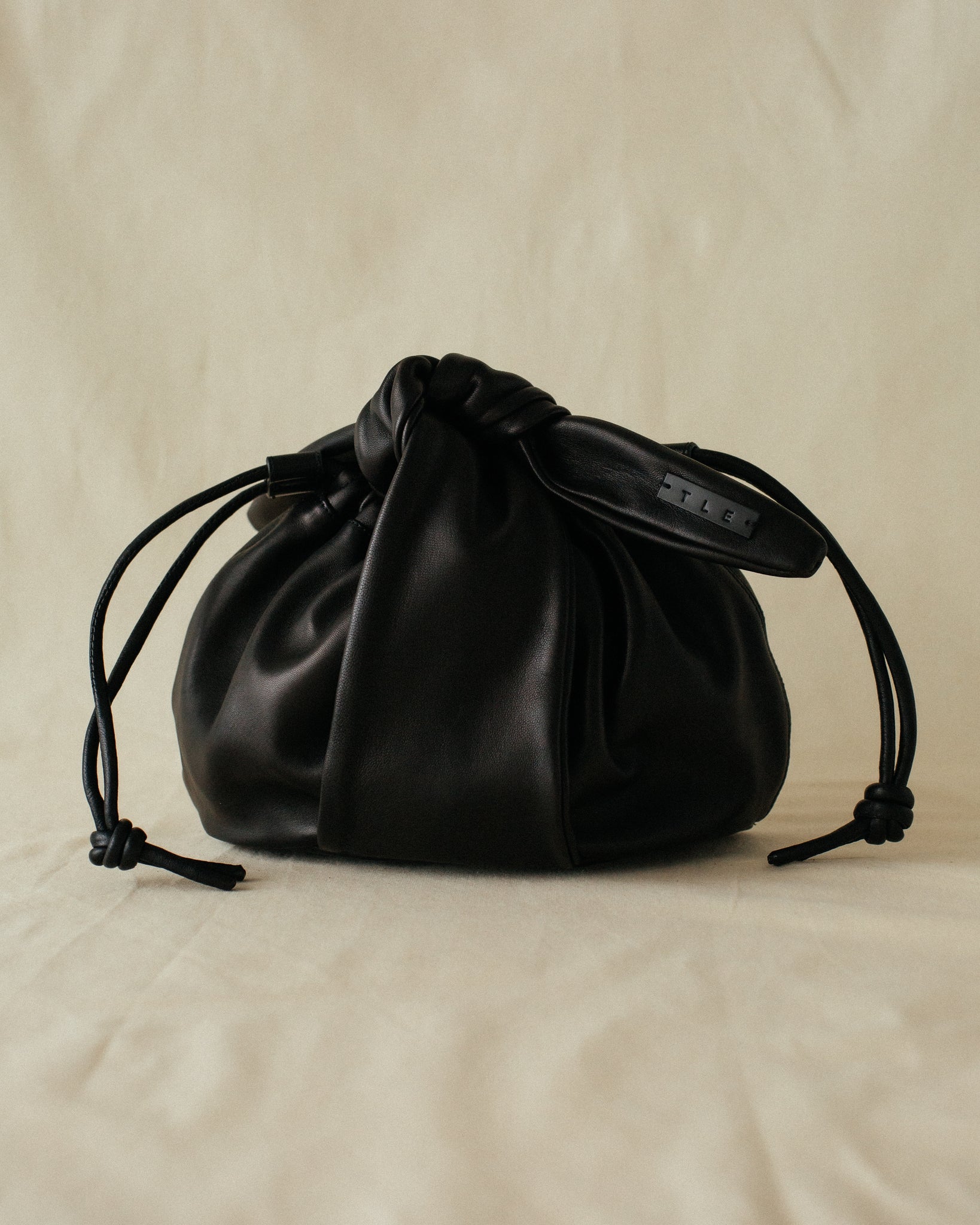Kabocha Bag Black -lamb leather 100%-
